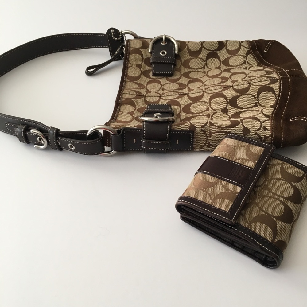 {Coach} Signature Handbag with Wallet - Picture 5 of 8